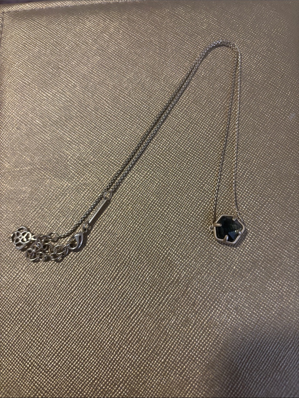Kendra Scott necklace